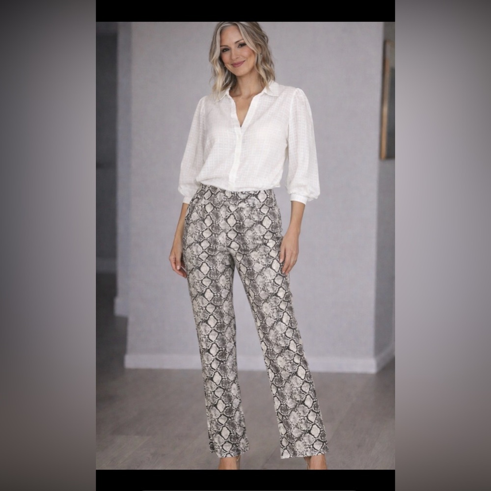 INSIGHT Pants High Waist Straight Leg White Black Grey Snake Print Size 10